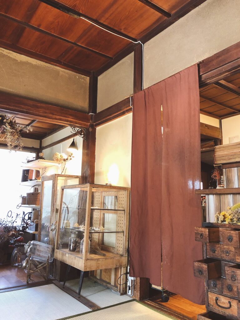 鎌倉古民家カフェ「燕カフェ」で味わう絶品薬膳ランチとこだわりのコーヒー